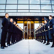 2015年餐飲酒店服務(wù)禮儀與服裝服飾零售指南